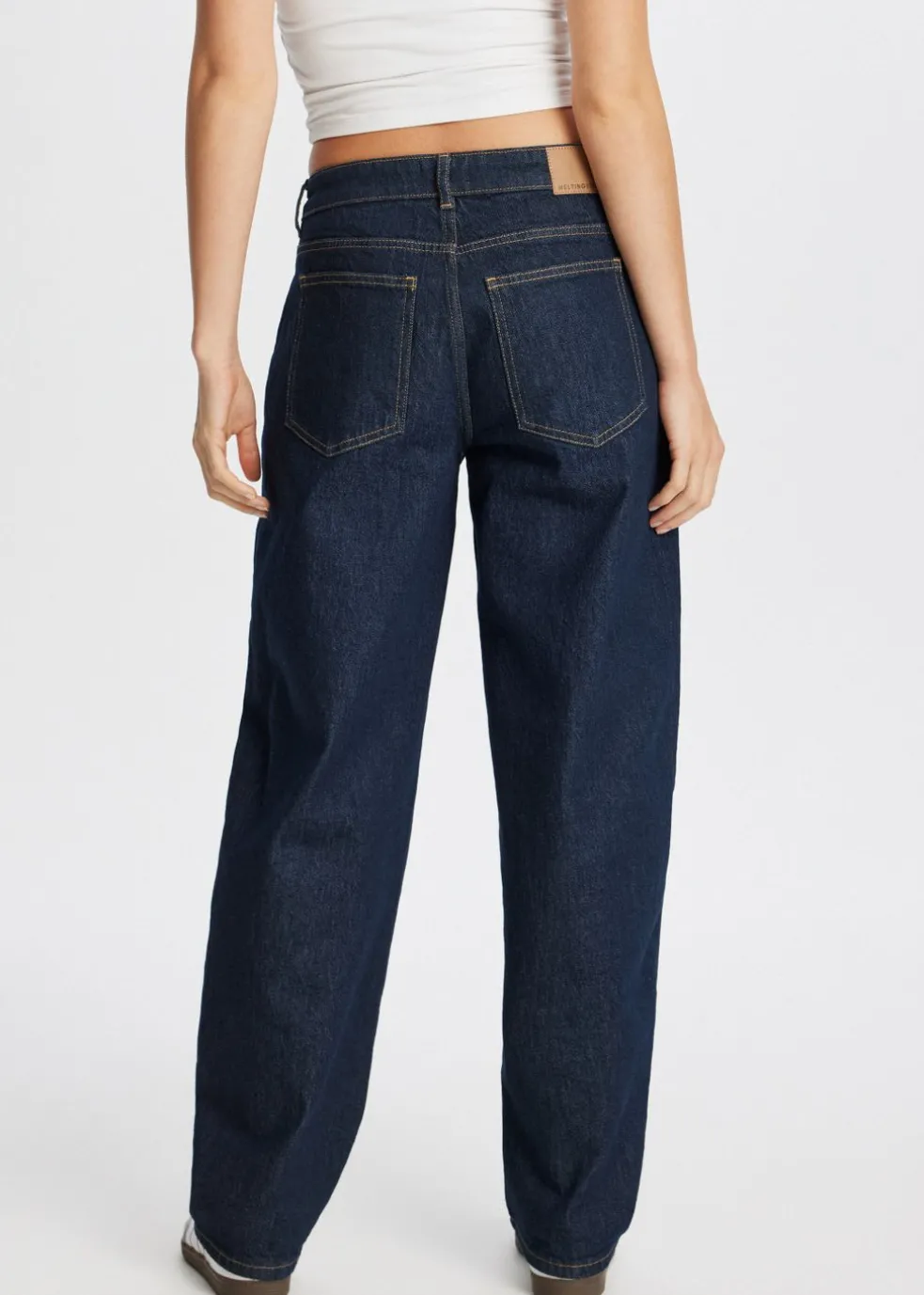Barrel fit jeans