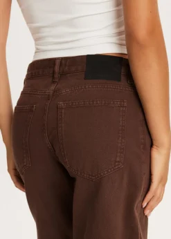 Barrel jeans