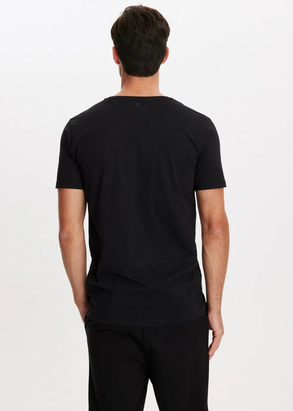 Basic t-shirt met v-hals