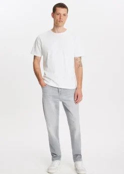 Bruce relaxed tapered jeans