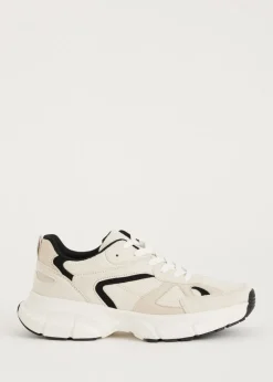 Chunky sneakers