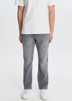 Comfort straight jeans