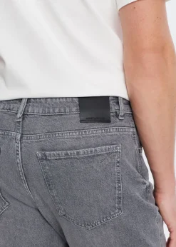 Comfort straight jeans