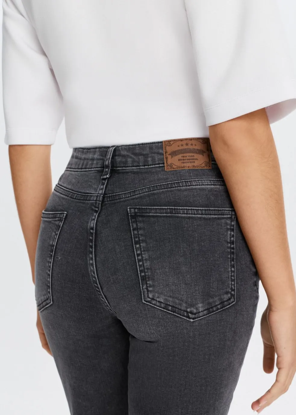 Flared jeans met pintuck