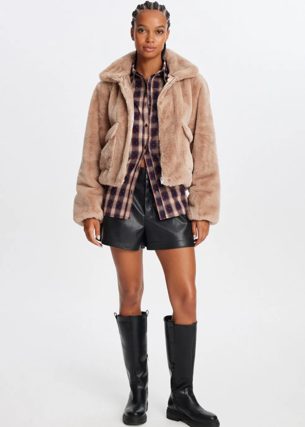 Korte faux fur jas