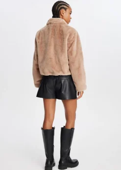 Korte faux fur jas