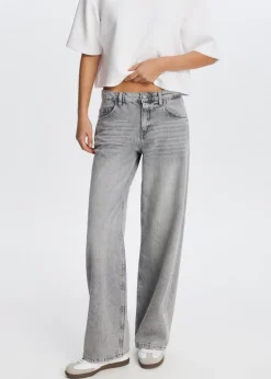 Loose fit jeans