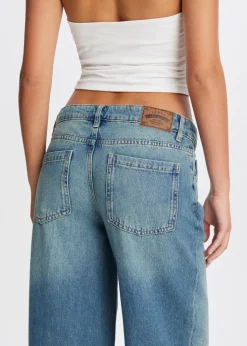 Loose fit jeans