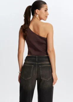 One shoulder top met roos