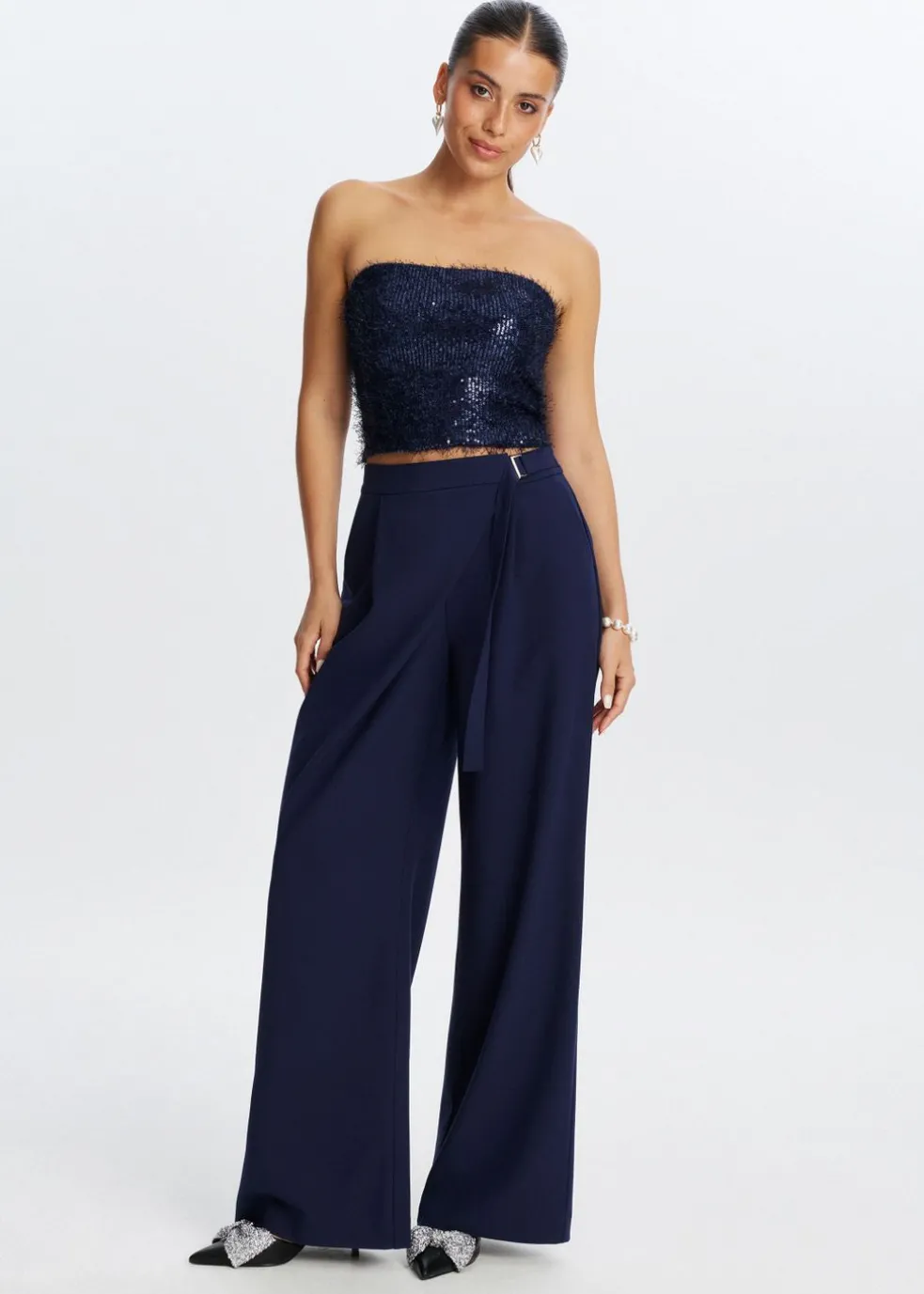 Pantalon overlap detail