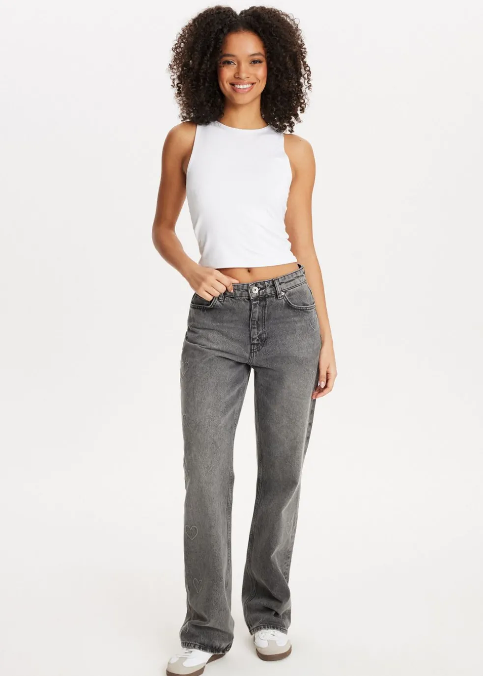 Straight leg jeans met hartjes