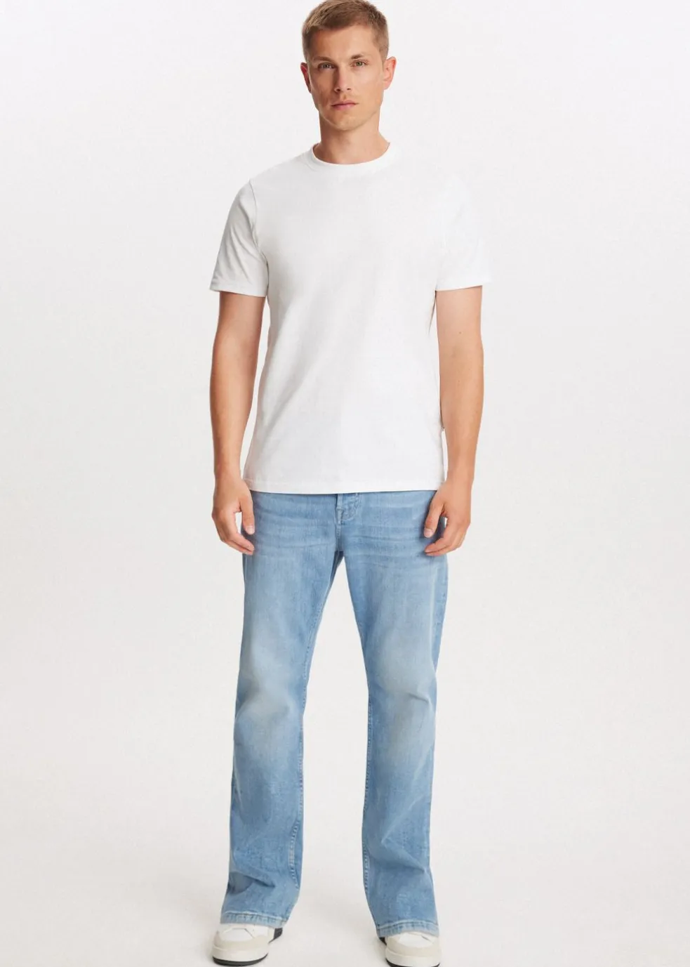 Stretchy straight leg jeans