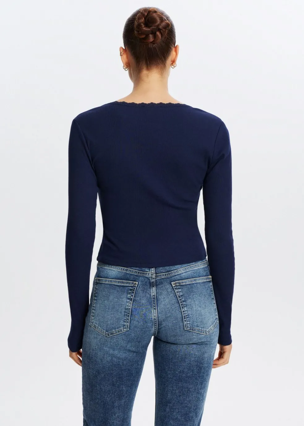 Top met ribstructuur