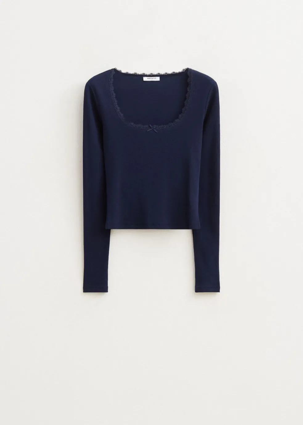 Top met ribstructuur