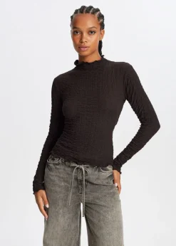 Top met strikdetail