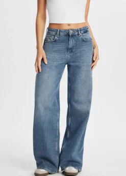 Wide leg jeans
